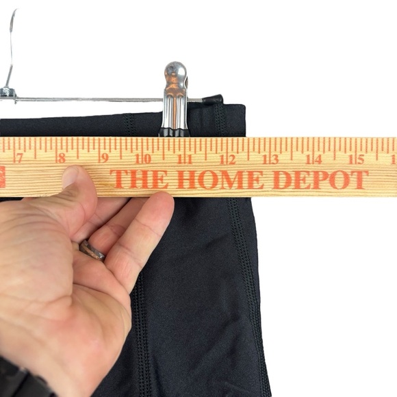 EUC Insport Women's Black Padded Cycling Athletic Shorts Sz XL - Picture 3 of 10